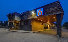 Motel 6 Brooks Ab